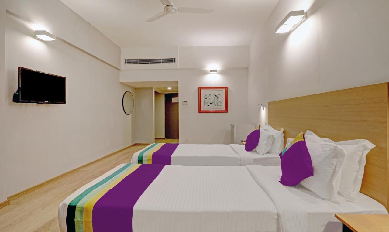 Itsy By Treebo - Vashistha Hotel Hyderabad Eksteriør billede